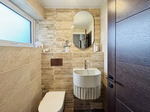 Photo 23- click for photo gallery